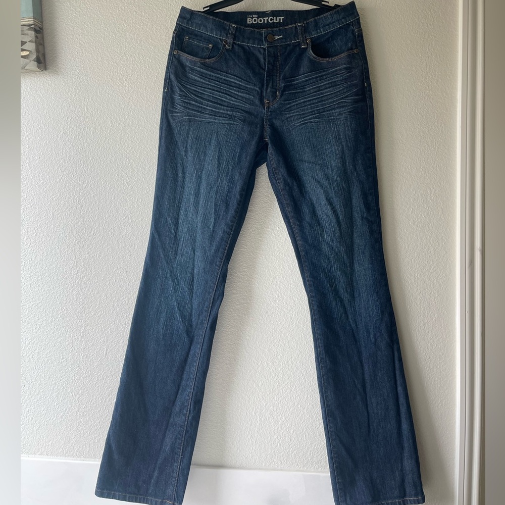 (3 for $19)Low Rise women Bootcut Jeans. Size 8T